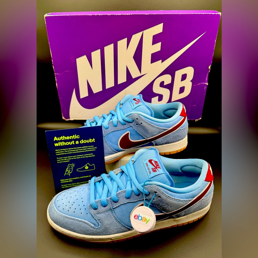 Nike SB Dunk Low Philadelphia Phillies